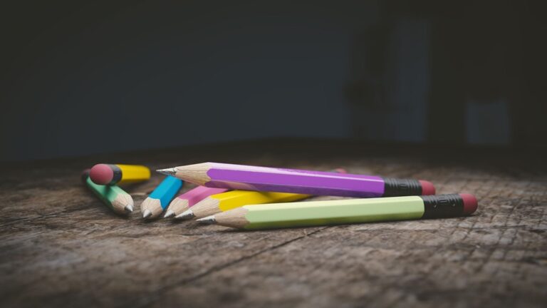 10 Best Sketching Pencils for Initial Map Drafts to Enhance Precision