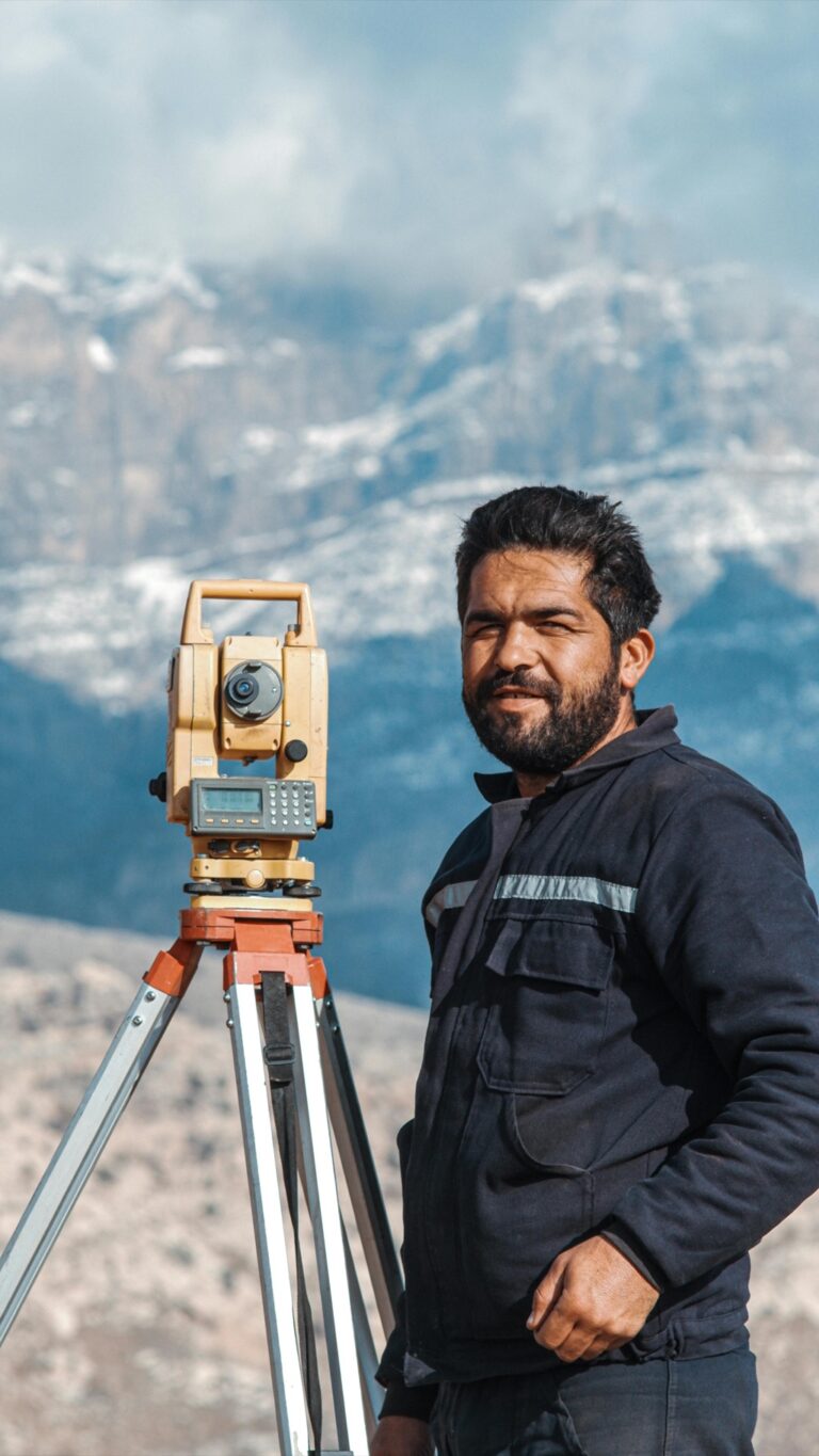 8 Key Distinctions: Land Surveyor vs. Cartographer