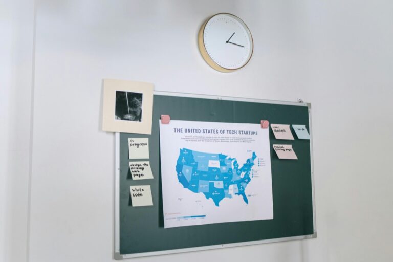 12 Best Cloud-Based Mapping Solutions for Collaborative Projection Work