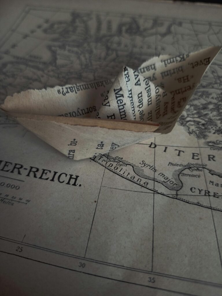 10 Best Cardstock for Sturdy Map Crafting to Enhance Visual Impact