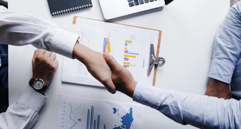 7 Ways to Negotiate Rights with Data Providers for Maps