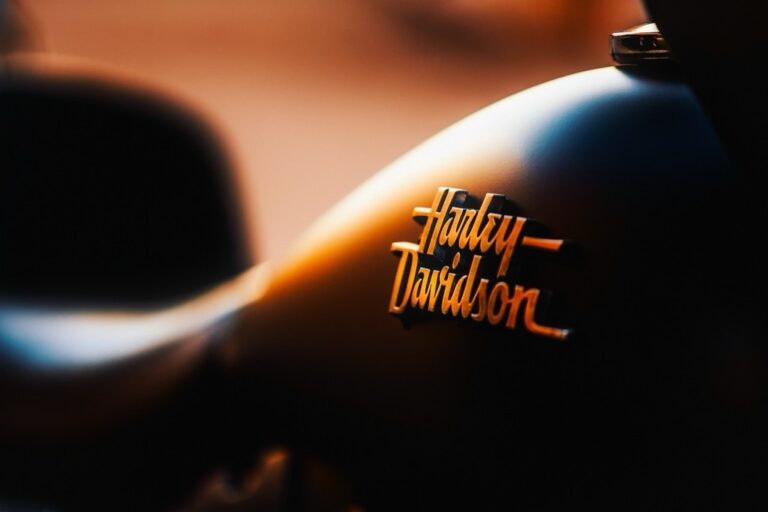 5 Typography Tips for Designing Legendary Logos That Create Visual Impact