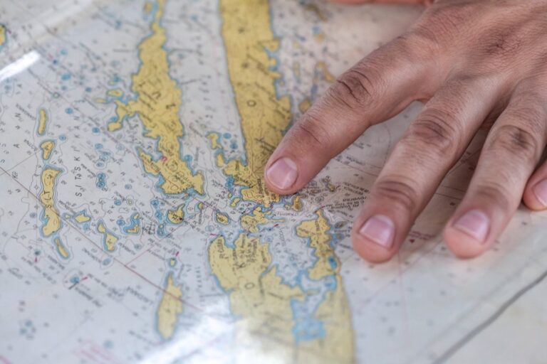 7 Visual Hierarchies in Map Design That Guide The Eye