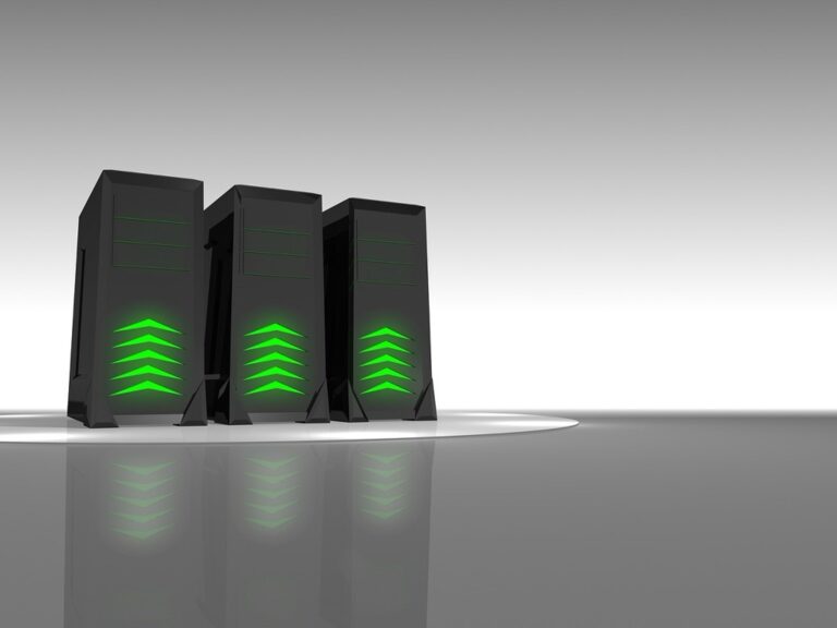 6 Key Differences: Local vs Cloud-Based Geodatabase Solutions