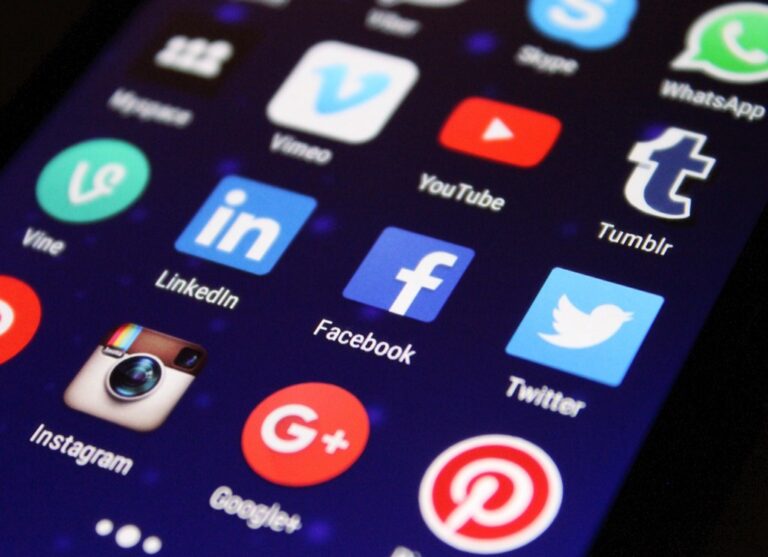 8 Ways to Leverage Social Media Data for Mapping Success