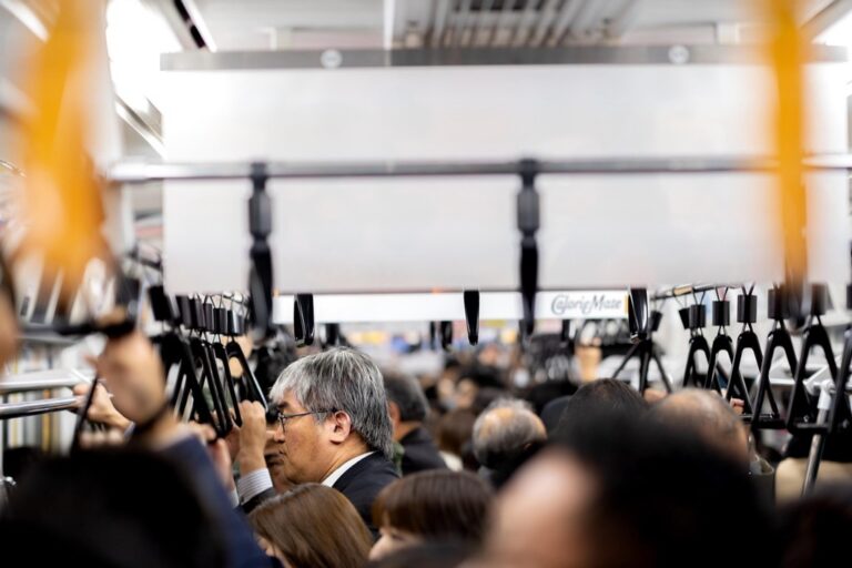 5 Ideas for Augmented Reality in Underground Transit That Transform Commuting