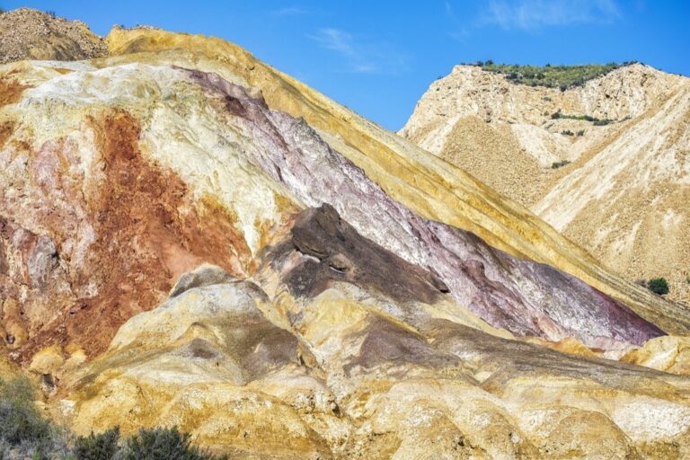 7 Ideas for Combining Color and Texture for Terrain That Create Visual Impact