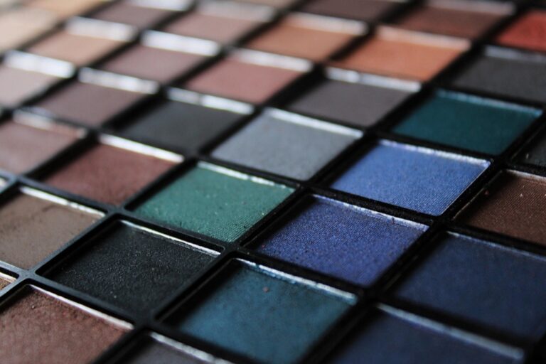 5 Experimental Color Palette Ideas That Transform Digital Maps